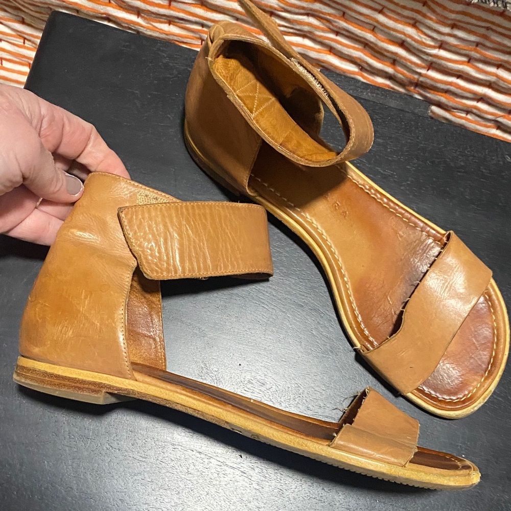 Chie Mihara Willow Leather Sandals